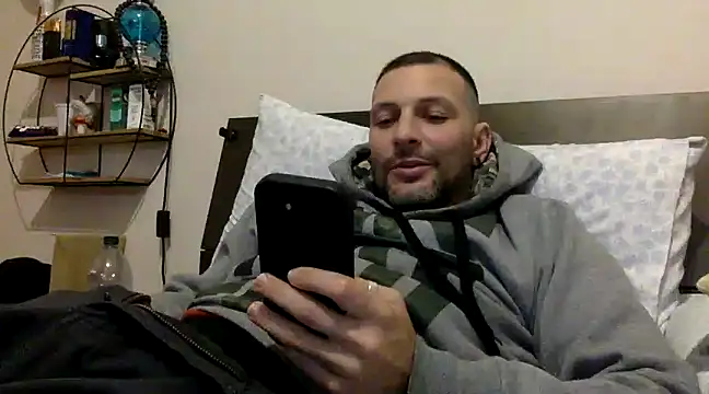 Snapshot of goroasroma90 chatting on March 1, 4:11 pm goroasroma90 online show from March 1, 4:11 pm