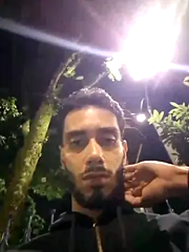 jhon01000 online show from May 3, 6:16 am