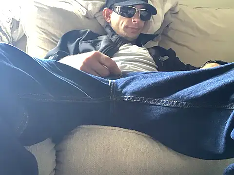 hailzeffn online show from September 11, 6:51 pm