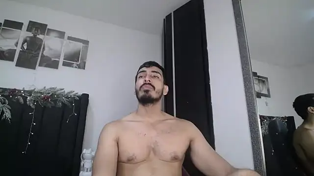 Snapshot of muscle_ares chatting on December 3, 11:54 am muscle ares online show from December 3, 11:54 am