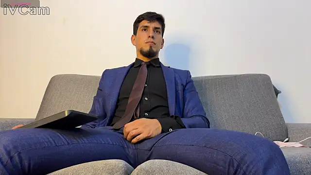 Tom blunt96 online show from April 14, 11:15 pm