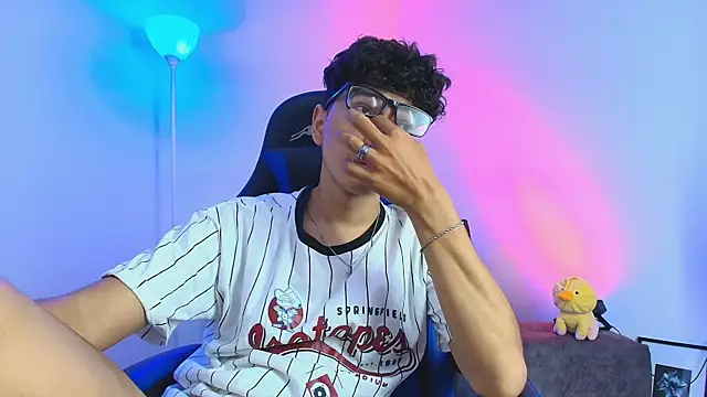 TylerWhite  online show from December 14, 3:35 am