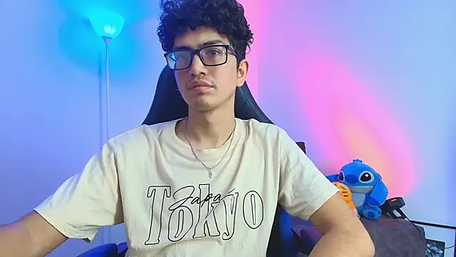 TylerWhite  online show from February 3, 9:47 am