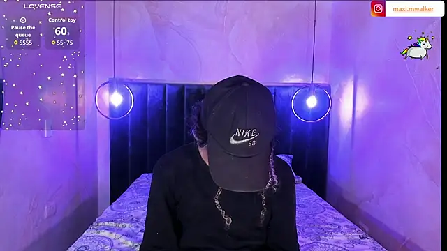 Maxim-Walker online show from November 3, 3:10 am