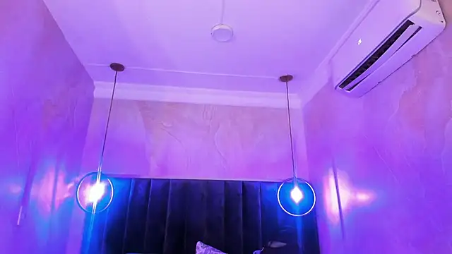 Maxim-Walker online show from November 26, 3:31 am