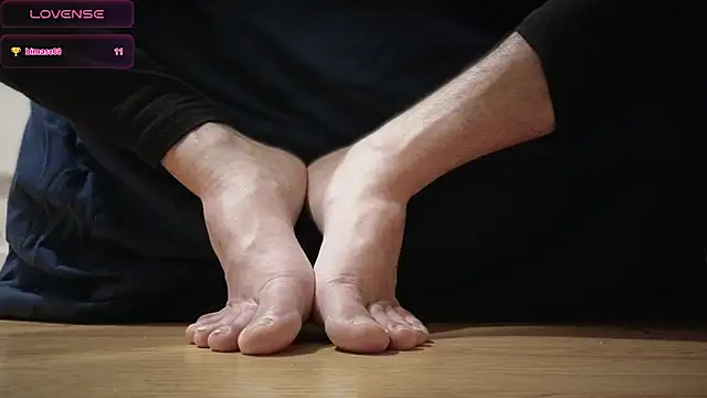 Snapshot of pantslesstraveler_plt chatting on December 23, 4:22 am pantslesstraveler plt online show from December 23, 4:22 am