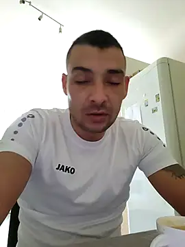 Zoltanioan26 online show from November 29, 8:49 am