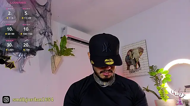 JordanSmiith  online show from October 30, 9:38 pm