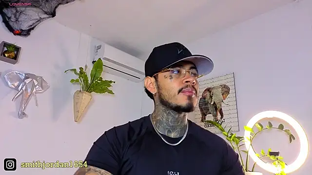 Snapshot of JordanSmiith_ chatting on October 20, 8:35 pm JordanSmiith online show from October 20, 8:35 pm