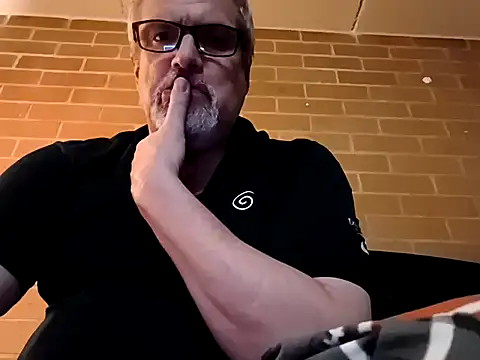 Naked Sk8r online show from May 6, 3:18 am