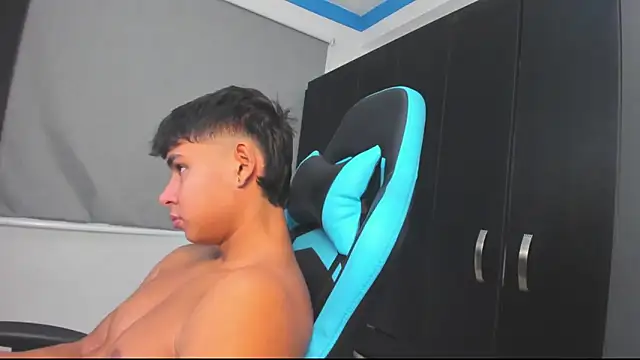 Bray Kevin online show from October 27, 6:21 pm