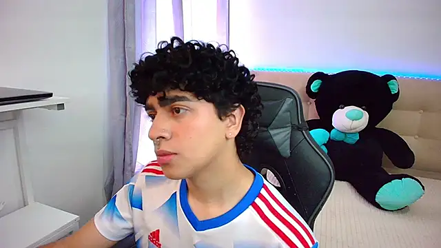 Snapshot of _nickconnor01 chatting on January 4, 8:16 pm nickconnor01 online show from January 4, 8:16 pm