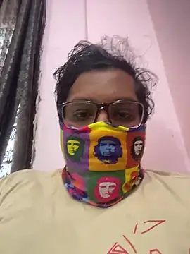 Snapshot of Yours_Teluguboii chatting on February 13, 7:24 am Yours Teluguboii online show from February 13, 7:24 am