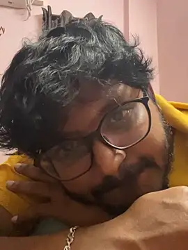Snapshot of Yours_Teluguboii chatting on October 10, 5:40 pm Yours Teluguboii online show from October 10, 5:40 pm