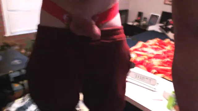 Snapshot of trash4cash chatting on January 31, 11:03 pm trash4cash online show from January 31, 11:03 pm