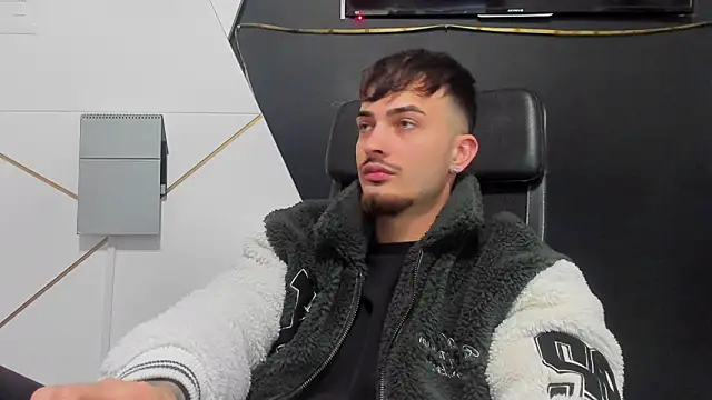 BrandonTate online show from March 28, 8:36 am