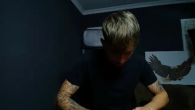 Snapshot of BrandonTate chatting on September 30, 10:52 am BrandonTate online show from September 30, 10:52 am