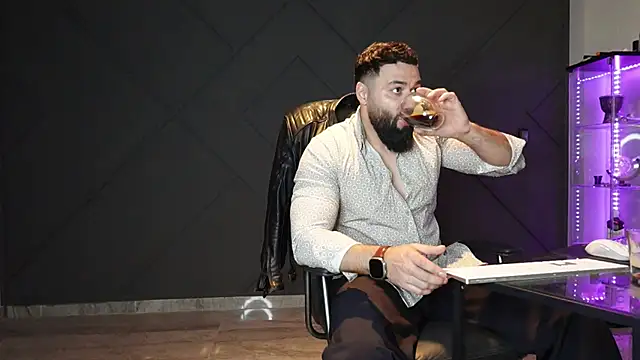 mattmasterss online show from April 10, 7:32 pm