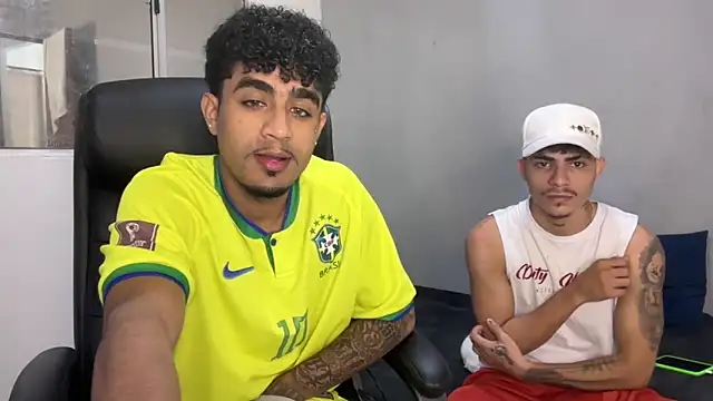 dominic brandd23 online show from December 21, 6:32 am