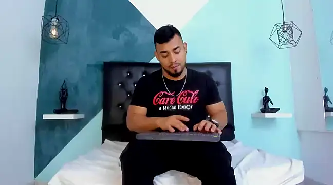 BrianMalonee online show from December 3, 1:10 pm