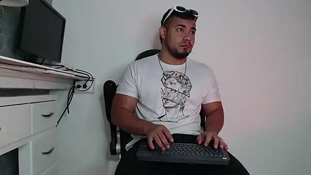 BrianMalonee online show from February 21, 1:44 pm