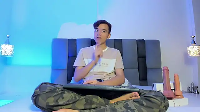 Snapshot of bunny_maxi chatting on October 15, 12:35 pm bunny maxi online show from October 15, 12:35 pm