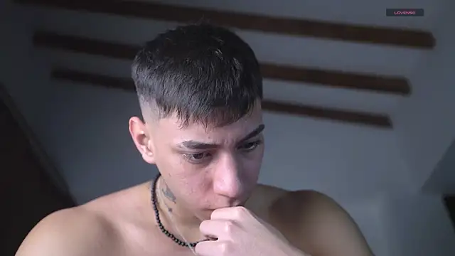 Josep Davies online show from December 3, 9:32 pm