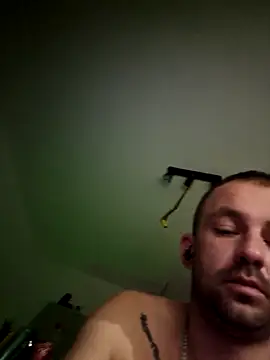 Snapshot of magicSeX4You chatting on October 27, 10:23 pm magicSeX4You online show from October 27, 10:23 pm