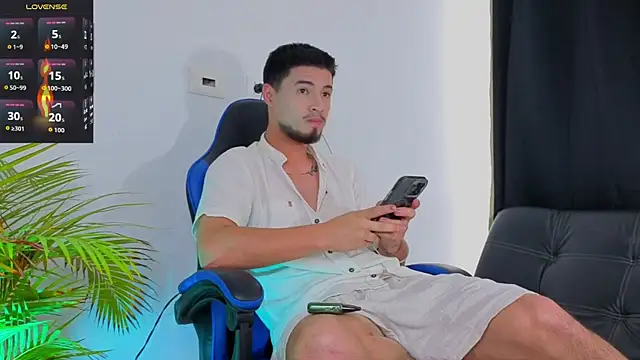 EdwardRoss  online show from November 15, 8:55 pm