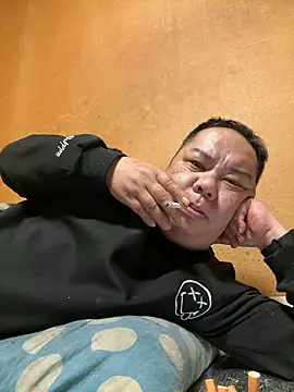 punk0805 online show from March 31, 3:36 pm