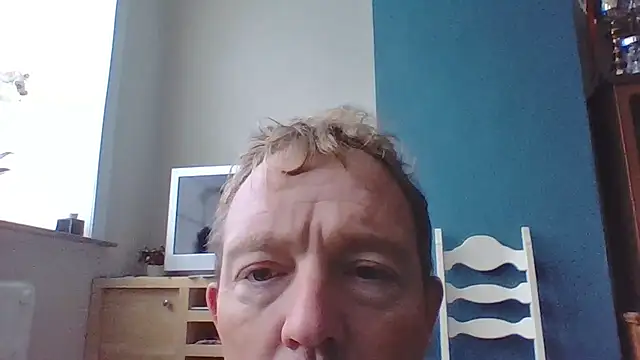 Snapshot of bertolini chatting on October 9, 7:02 am bertolini online show from October 9, 7:02 am