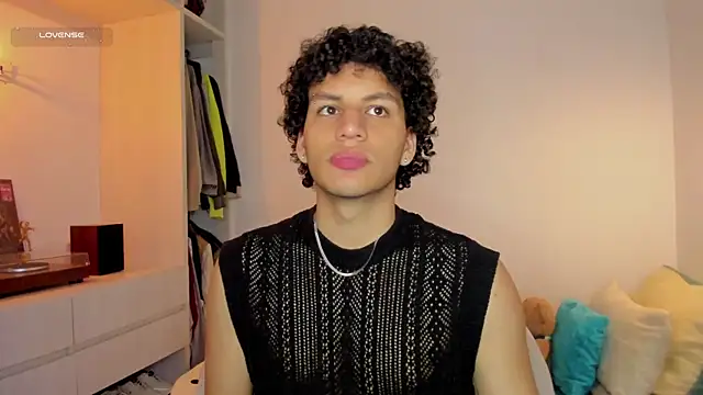 Curlblue online show from December 2, 2:14 am