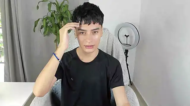 sebas rose online show from October 21, 4:32 pm