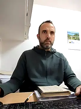 leon3875 online show from March 8, 2:05 pm