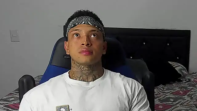 Stiven collins online show from February 11, 5:26 am