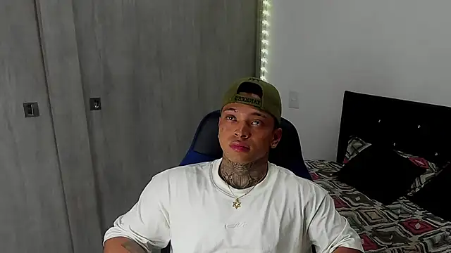 Stiven collins online show from February 18, 6:26 am