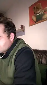 Knuffelstaaf123 online show from November 10, 12:04 am