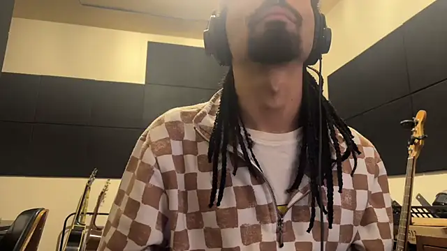 hotcamboy420 online show from November 25, 4:36 am