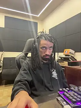 hotcamboy420 online show from December 20, 6:09 am