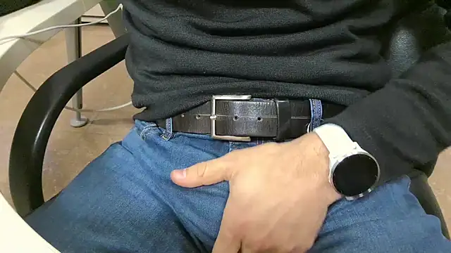 alessandroman2114 online show from March 20, 5:50 pm