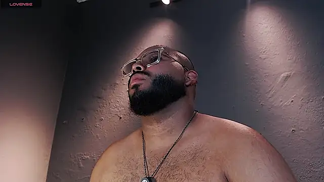 DilanJonnes  online show from March 5, 9:33 pm