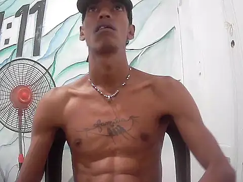 AlbertBigCock online show from April 3, 6:10 am