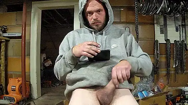 Bigoleslong98765 online show from November 18, 4:44 pm