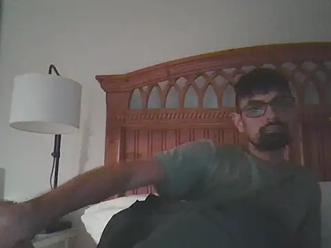 Snapshot of spence204011 chatting on October 23, 3:21 am spence204011 online show from October 23, 3:21 am