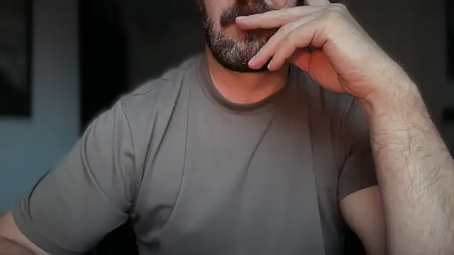 Snapshot of Mr_Beef chatting on October 21, 4:54 pm Mr Beef online show from October 21, 4:54 pm