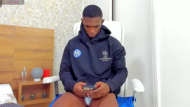 nicolaskan online show from December 10, 12:38 pm