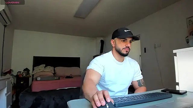 supermanboy94 online show from April 24, 5:43 am