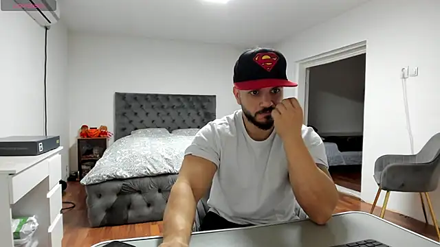 supermanboy94 online show from November 27, 6:50 am