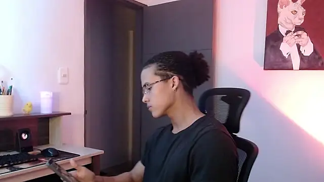 Snapshot of alejo_x3 chatting on February 12, 12:27 am alejo x3 online show from February 12, 12:27 am