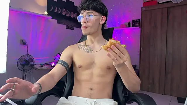 Kisan Smith online show from March 6, 2:41 am